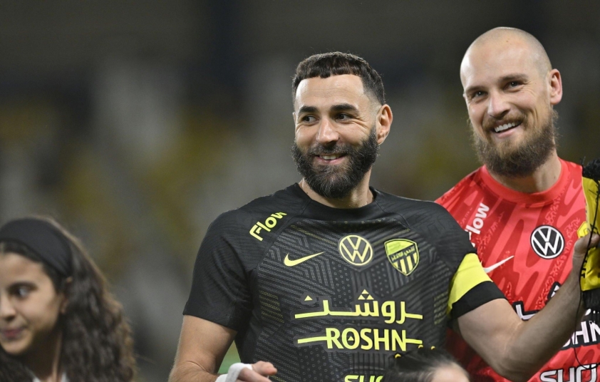 Benzema sắp tái xuất Messi 633139