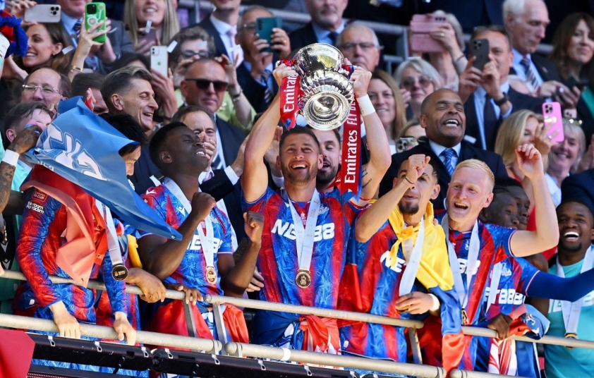 Thua đau Crystal Palace, Man City lỡ hẹn FA Cup-636349