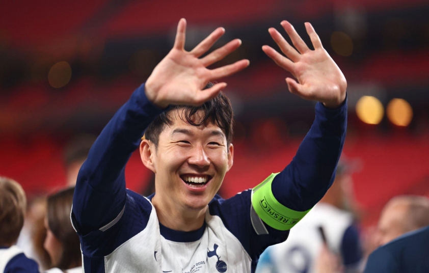 Son Heung-min khóc nức nở ngày vô địch Europa League 638216