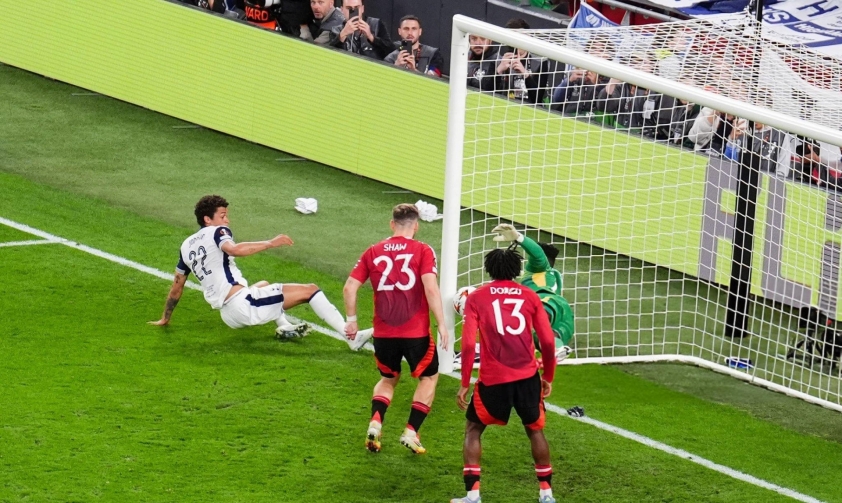 Tottenham lập kỷ lục đánh bại Man Utd 638178