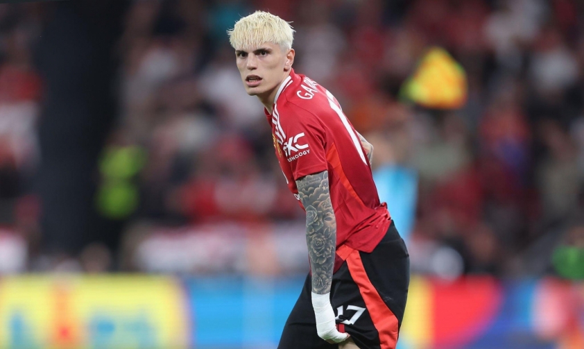 Lỡ hẹn Europa League, MU chia tay ngôi sao đầu tiên 639365