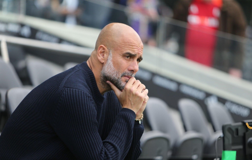Pep Guardiola 'bóng gió' 1 cầu thủ Man City ra đi 640119