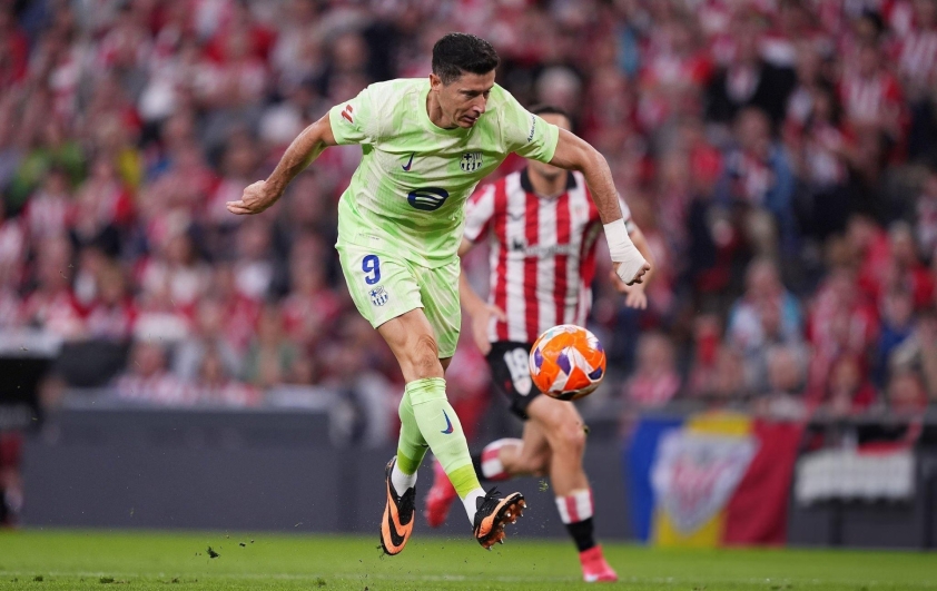 Lewandowski tỏa sáng, Barca dễ dàng vùi dập Bilbao 640084
