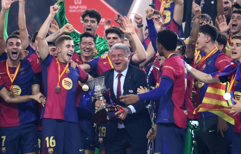 UEFA từng đề xuất án phạt cực nặng với Barca 647731