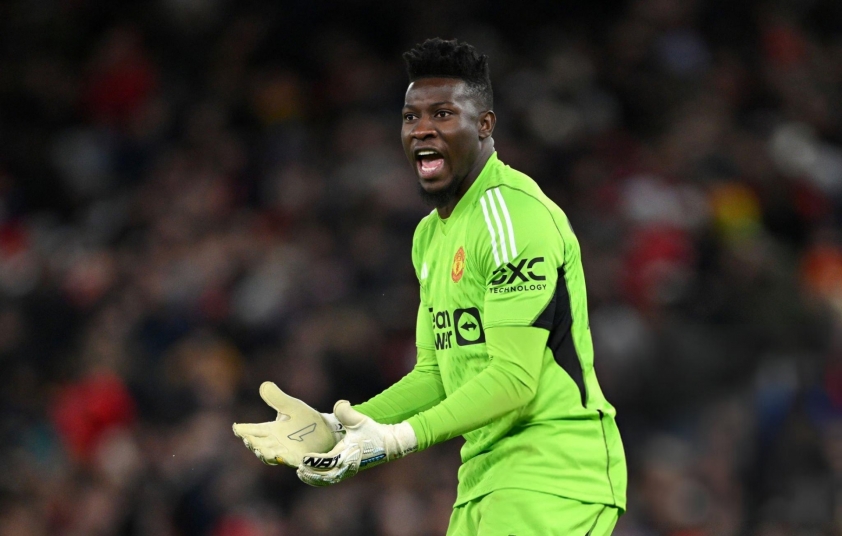 Sau De Gea, 'gã khổng lồ nước Pháp' lại 653191