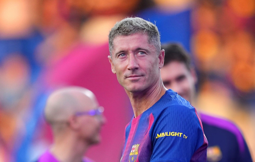 Barca cân nhắc ký hợp đồng 'siêu tiền đạo' ghi 42 bàn 687307