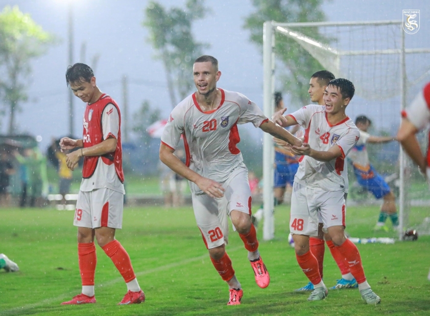 "HLV Troussier gia nhập đội của thầy Park, hứa hẹn nhiều điều thú vị" 5 Bắc Ninh FC chuẩn bị cho mùa giải mới