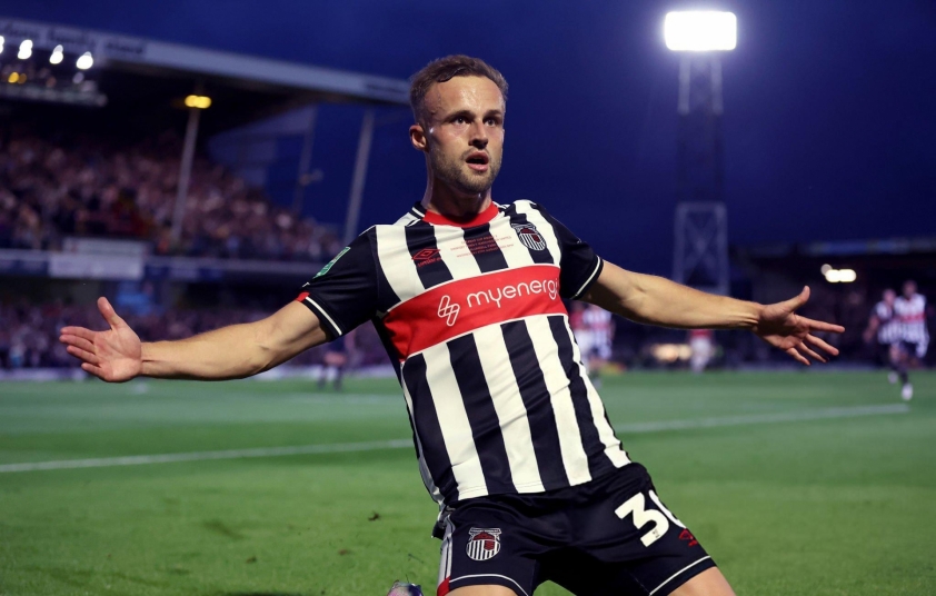 Không chỉ MU, Grimsby Town từng 'ngáng đường' Man City 693336