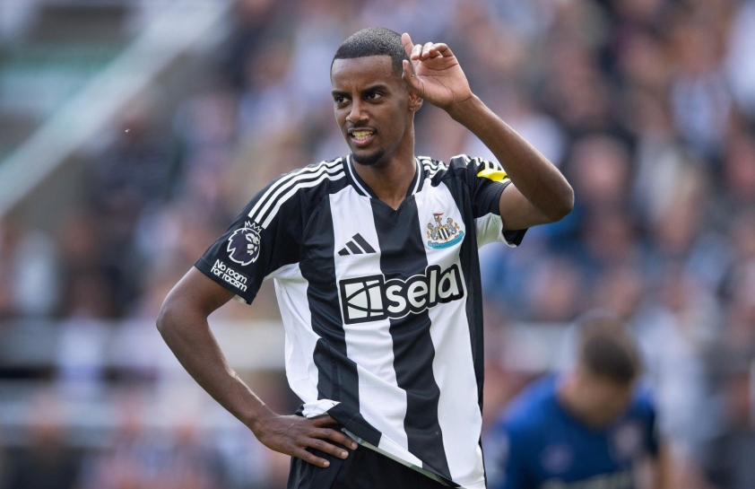 Tin chuyển nhượng 2/9: Isak cập bến Liverpool; MU đón thủ môn cao 1m93
