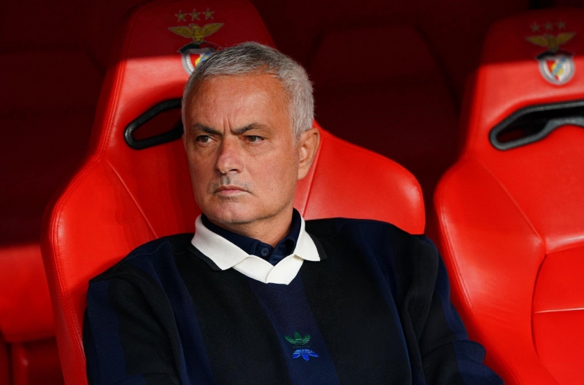 Jose Mourinho chỉ trích Amorim là 'kẻ ngu ngốc' 704773
