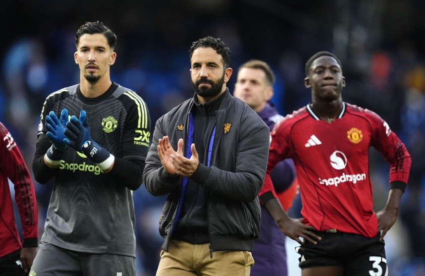 Jose Mourinho chỉ trích Amorim là 'kẻ ngu ngốc' 704771