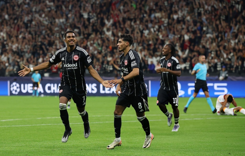 Hàng công tưng bừng, Frankfurt 'hủy diệt' Galatasaray-707128