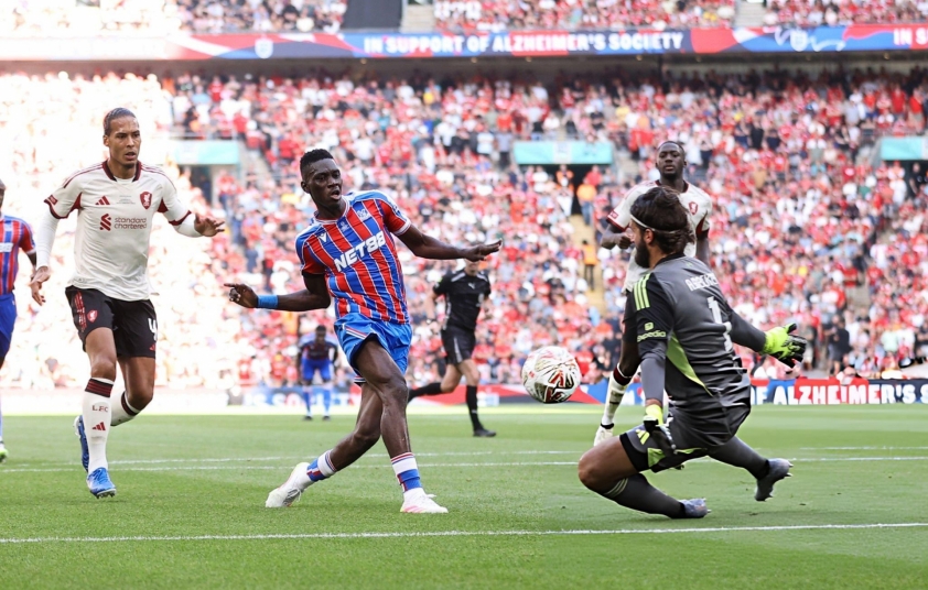 Không phải Liverpool, chỉ còn 1 đội duy nhất bất bại tại Ngoại hạng Anh 712528