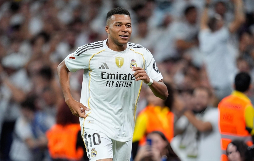 Tỏa sáng liên tiếp, Mbappe trả giá cực đắt 716468