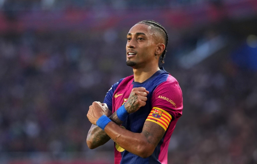 MU chi 'tiền tấn' để chiêu mộ ngôi sao hay nhất Barca 718966