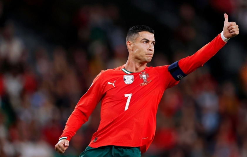 Ronaldo chia tay đồng đội tại tuyển Bồ Đào Nha 721460
