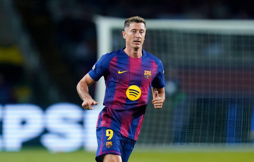 Barca từ chối ký hợp đồng với tiền đạo ghi 525 bàn 721828