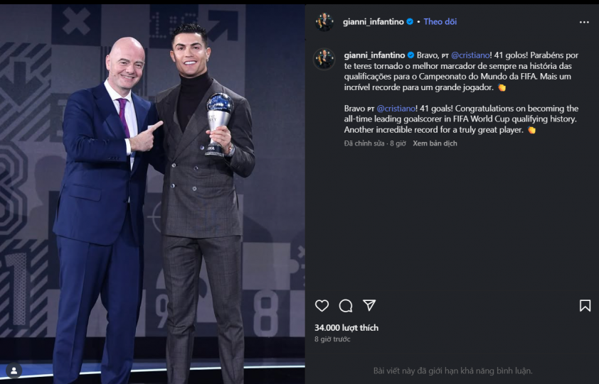 Chủ tịch FIFA Gianni Infantino chúc mừng Ronaldo với thành tích ghi nhiều bàn thắng nhất trong lịch sử vòng loại World Cup