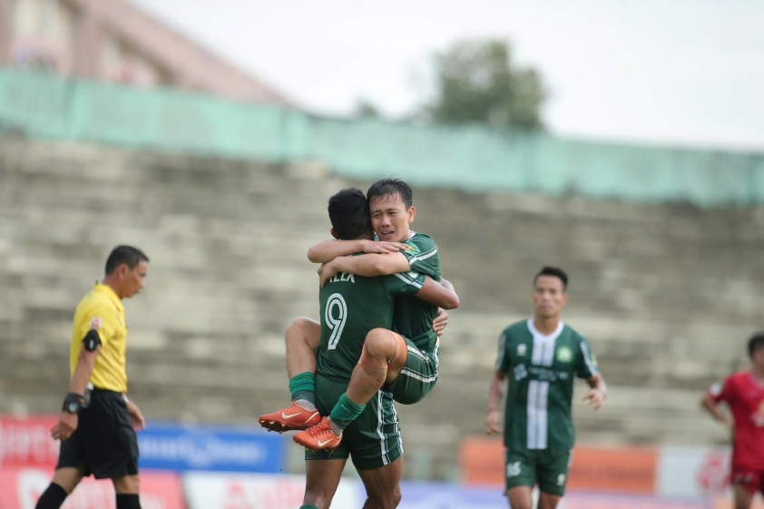 Minh Vương tỏa sáng, Đồng Nai dễ dàng vượt qua Long An 3 Trực tiếp Long An 1-2 Đồng Nai: Đôi công hấp dẫn 724473