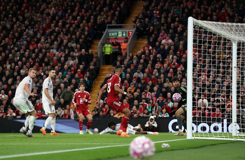 Trực tiếp Liverpool 1-2 MU: Maguire lên tiếng 725011