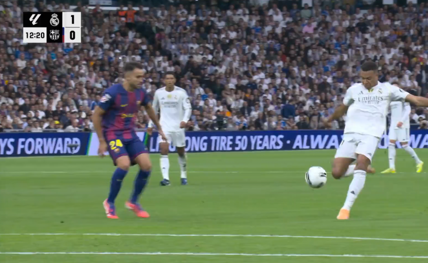 Real có bị 'cướp' 2 bàn thắng trước Barca không? 6 Real bị 'cướp' 2 bàn thắng trước Barca? 729184