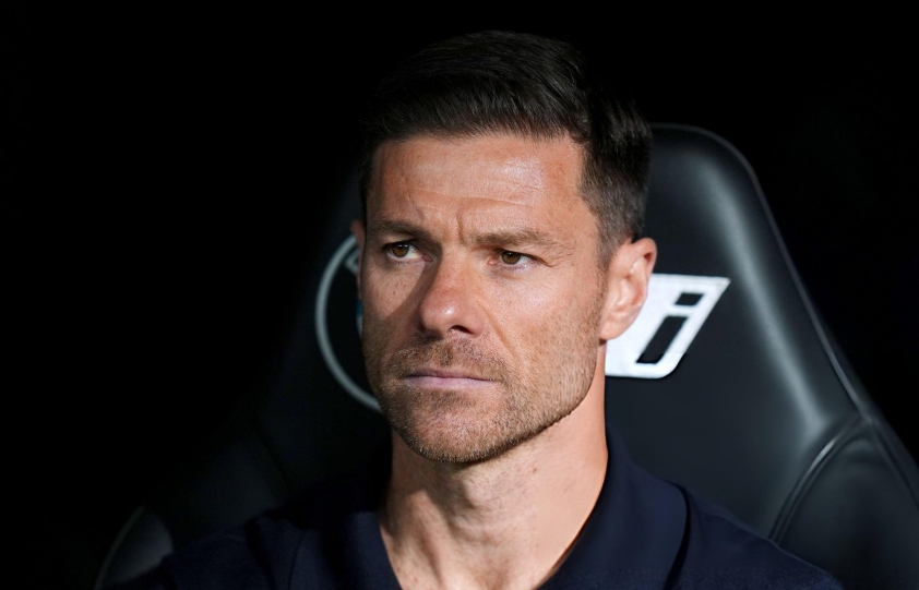 "Thắng Barca, HLV Alonso chia sẻ thẳng thắn về giấc mơ La Liga" 4 Thắng Barca, HLV Alonso đề cập tới cuộc đua vô La Liga 729230