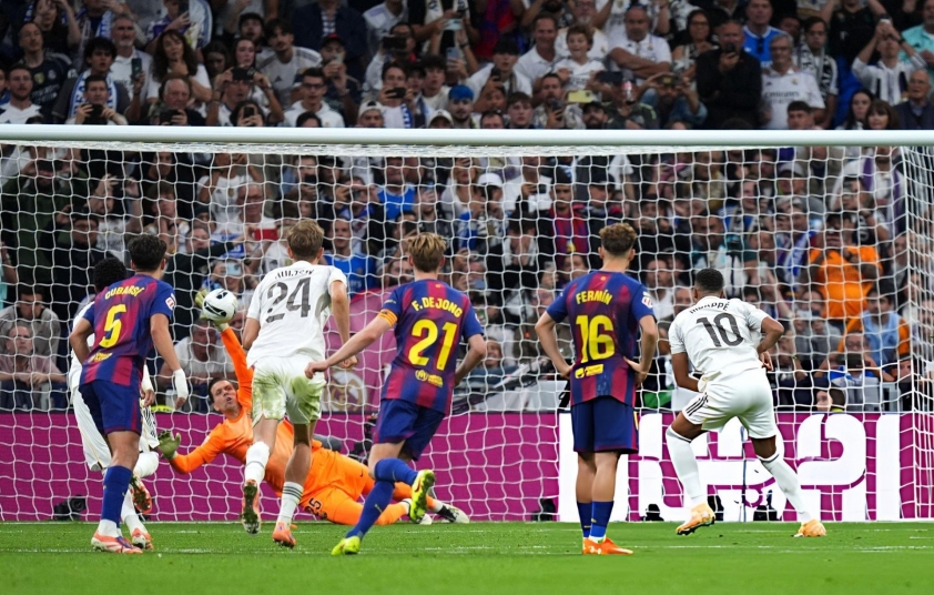 Mbappe và Bellingham xuất sắc, Real đè bẹp Barca thuyết phục 9 Trực tiếp Real Madrid 2-1 Barca: Mbappe trượt 11m 729204