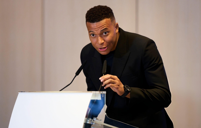 Mbappé chia sẻ thật về Real sau khi nhận Chiếc giày vàng 5 Mbappe nói thật lòng về Real sau khi giành Chiếc giày vàng 732523