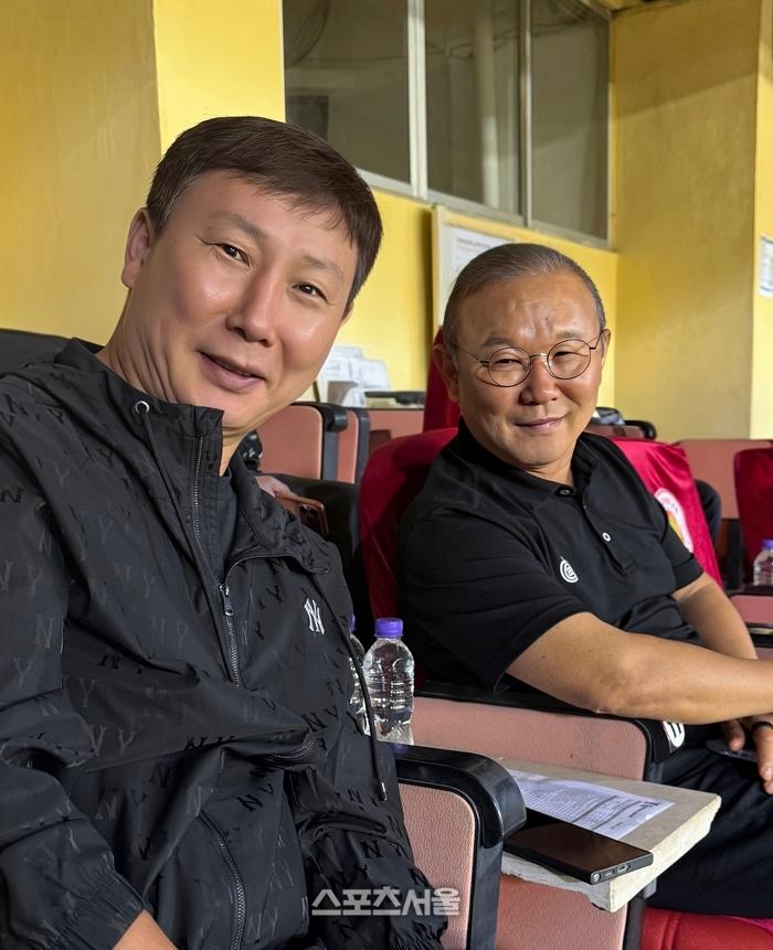 HLV Park Hang-seo khiêm tốn, khen ngợi Kim Sang-sik 4 HLV Park Hang Seo khiêm tốn, khen ngợi Kim Sang Sik