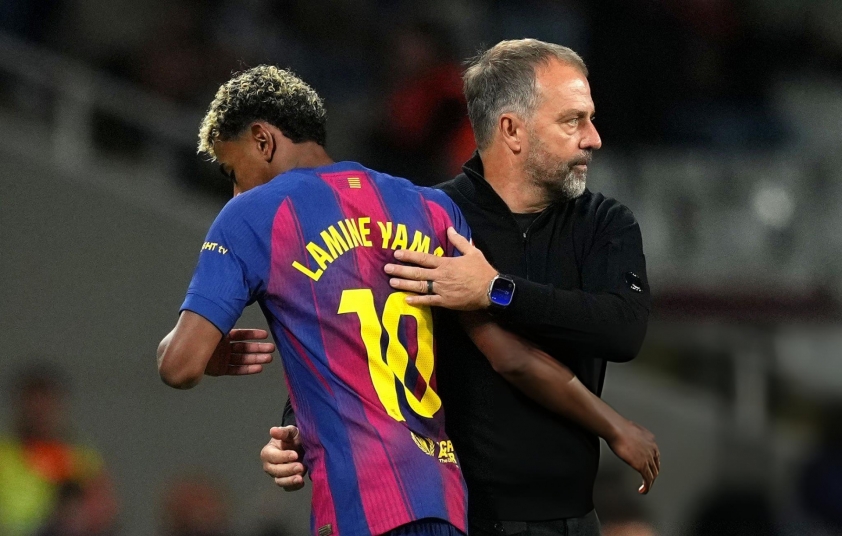 HLV Hansi Flick tiết lộ tình hình chấn thương của Yamal