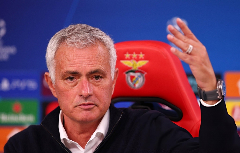 Thua liên tiếp tại Champions League, Mourinho nguy cơ bị sa thải 735692
