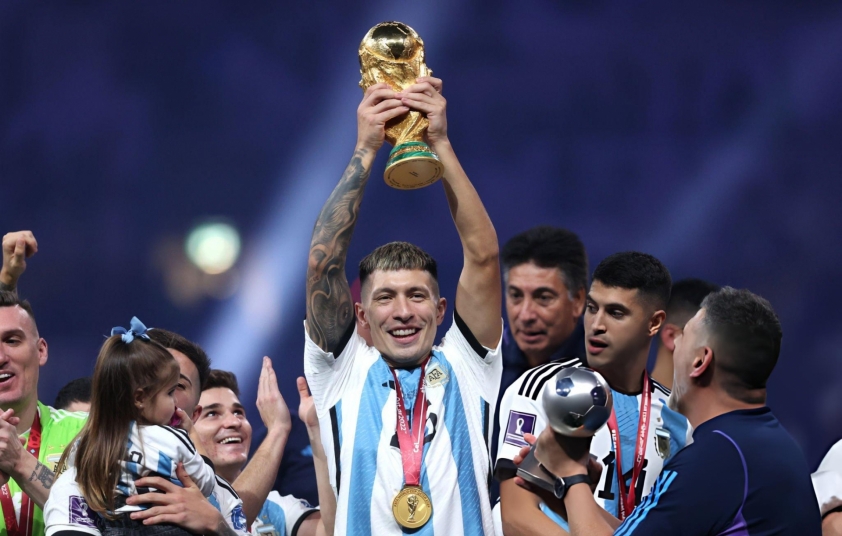 Trụ cột MU bất ngờ được tập luyện cùng Messi 738158