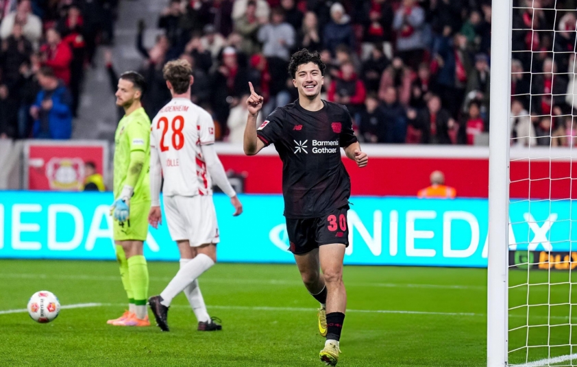 Sao Việt kiều lập cú đúp, giúp Leverkusen thắng 6-0 737759