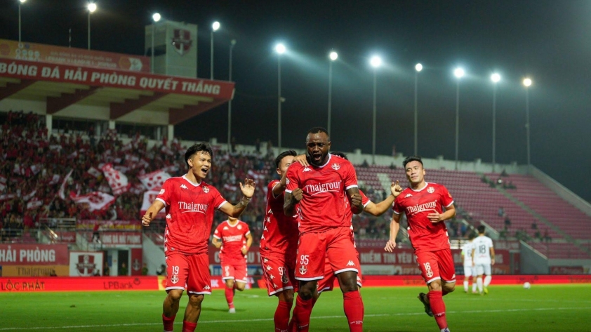 Hải Phòng bay cao, HLV Chu Đình Nghiêm nói thẳng về cuộc đua vô địch 738486