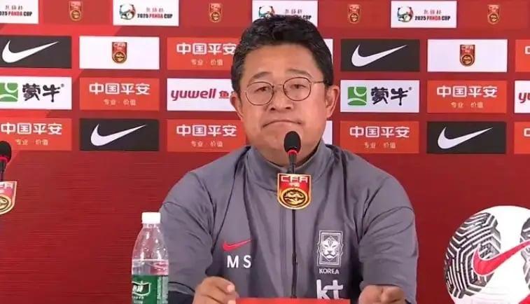 HLV Hàn Quốc thừa nhận 'buông lơi', U22 Việt Nam hướng tới chức vô địch Panda Cup 5 HLV Hàn Quốc thừa nhận 'buông thả', U22 Việt Nam mơ vô địch Panda Cup 742724