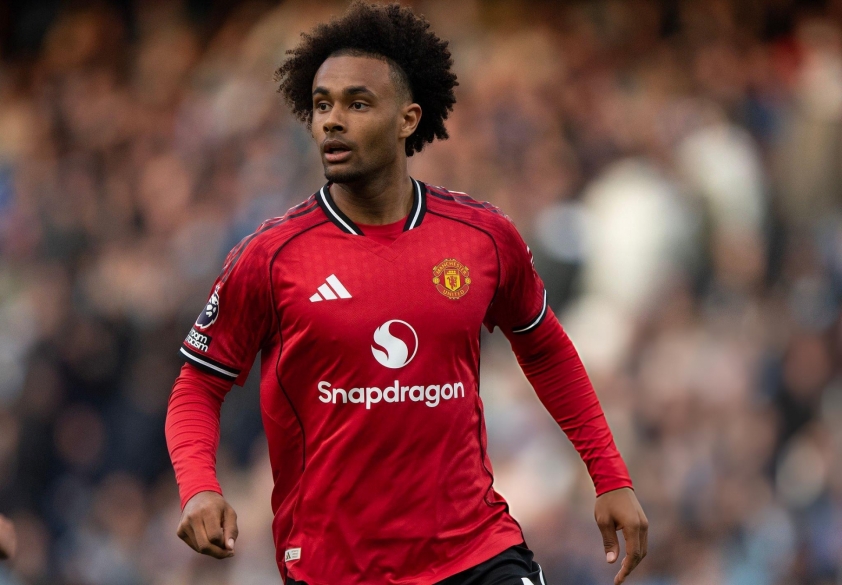 MU công bố giá trị bản hợp đồng 'khủng' của Erik ten Hag 4 MU ra giá bán bản hợp đồng 'phí tiền' của Erik ten Hag 742662