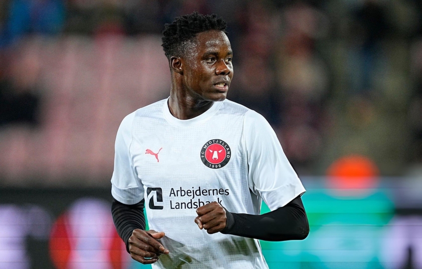 Chuyển nhượng MU 27/11: Chốt thần đồng 2k4; 99% sở hữu 'tiểu Casemiro' 748730