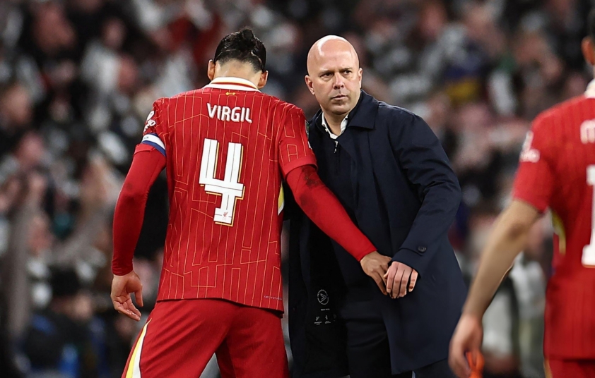 Arne Slot thừa nhận trước áp lực bị Liverpool sa thải 749918