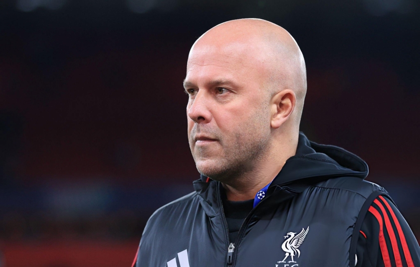 Arne Slot thừa nhận trước áp lực bị Liverpool sa thải 749917