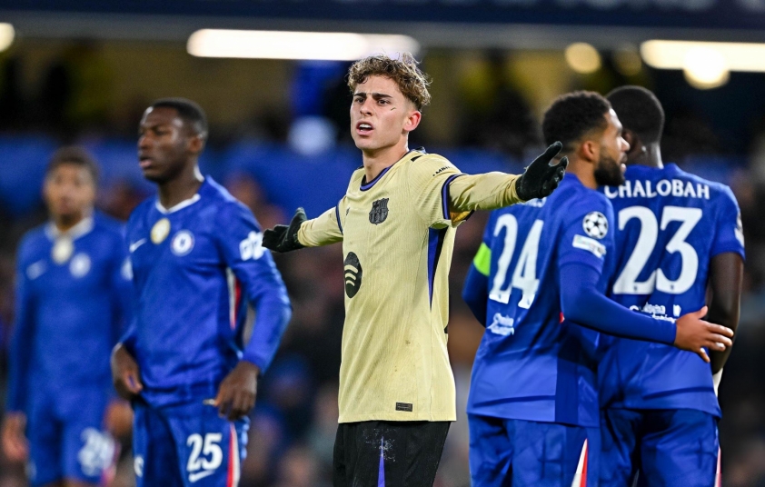 Fermin Lopez nén đau thi đấu trong trận gặp Chelsea