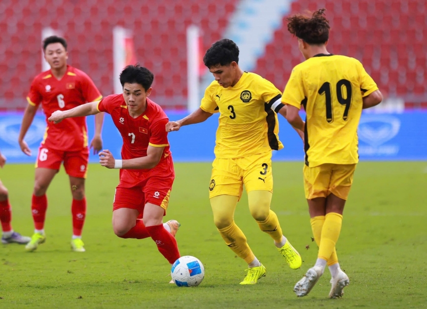 Việt Nam thắng liền 10 trận trước Malaysia với tỷ số 25-5 758563