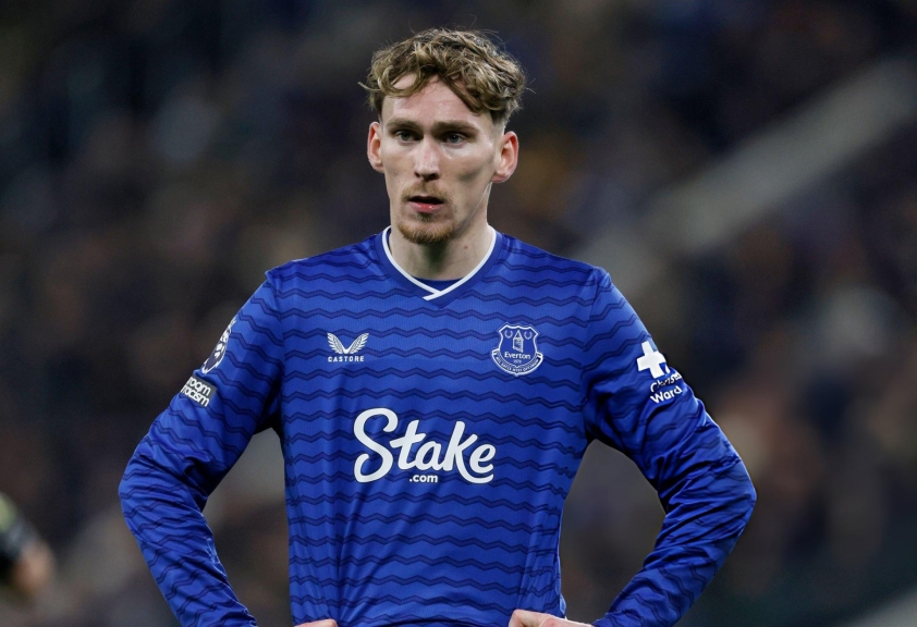 Chuyển nhượng MU 28/12: Tái chiêu mộ siêu tiền vệ; Sir Jim tăng cường hàng công 768864