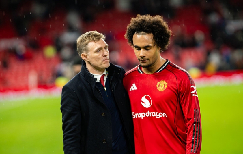 MU bị loại ở FA Cup, HLV Fletcher nói thẳng về tương lai 776939