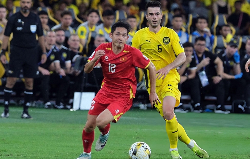 "CĐV Malaysia nói về ĐT Việt Nam khi FIFA gỡ án phạt 7 cầu thủ" 5 CĐV Malaysia nhắc tới ĐT Việt Nam khi FIFA tạm xóa án phạt với 7 cầu thủ nhập tịch 785969