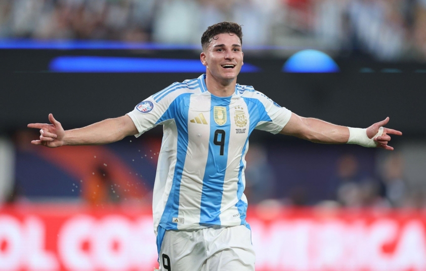 HLV Lionel Scaloni bất ngờ 'cập bến' đội bóng thành Madrid 787294