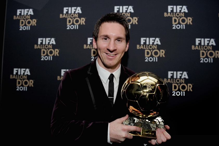 Jose Mourinho chỉ thẳng năm Ronaldo 'mất oan' Quả bóng Vàng vào tay Messi 788820