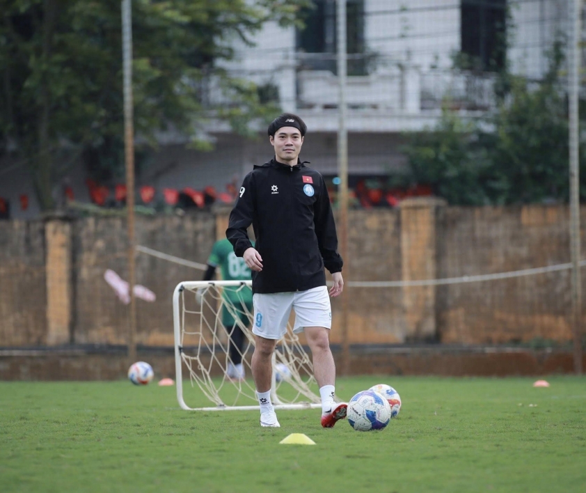 Đồng đội Xuân Sơn sắp trở lại, HLV Kim Sang Sik bớt lo âu 4 Đồng đội Xuân Son sắp tái xuất, HLV Kim Sang Sik bớt nỗi lo 789372