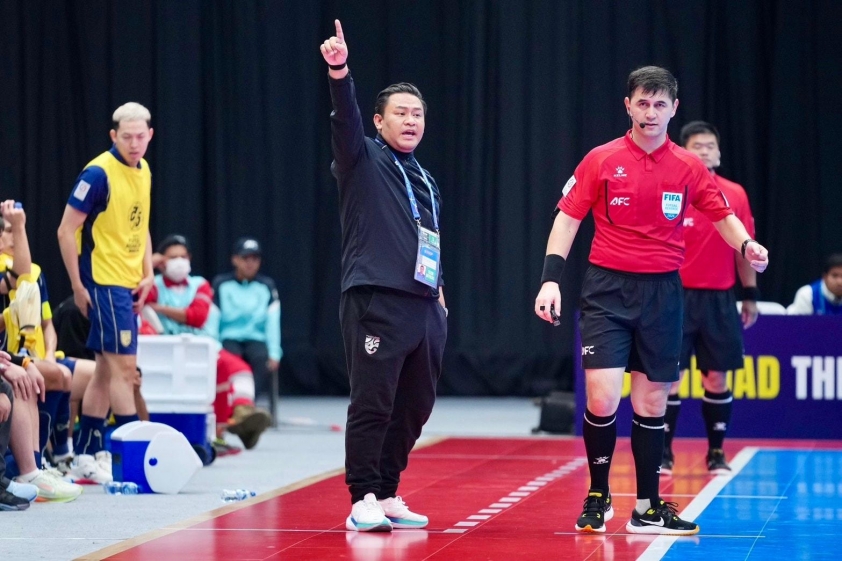HLV Thái Lan bất ngờ nhắc Việt Nam sau khi bị loại ở giải châu Á 789358