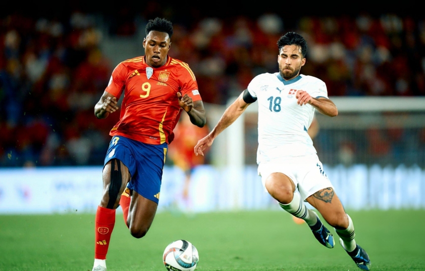 Yamal nhận đòn giáng trước thềm chạm trán Messi tại Finalissima 793500