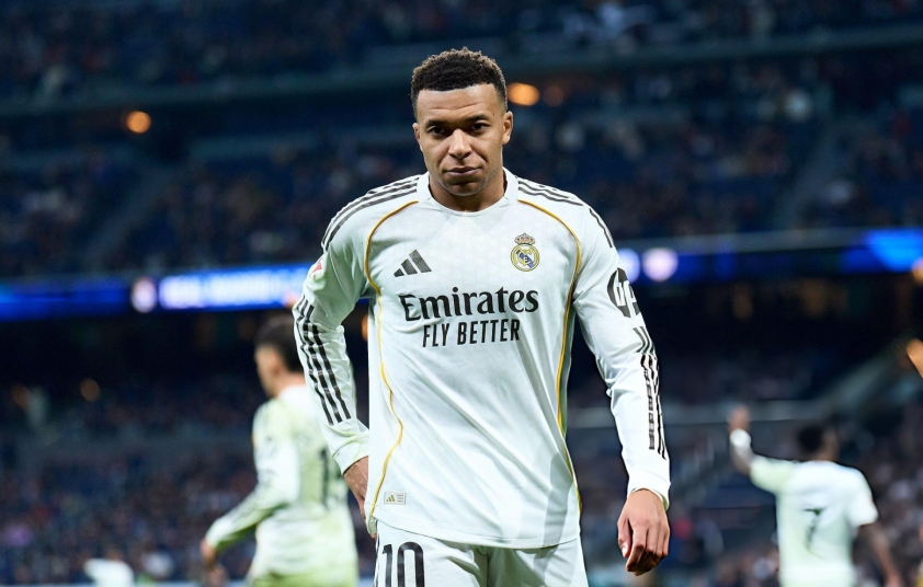Mbappe báo tin không vui cho Real Madrid 794345
